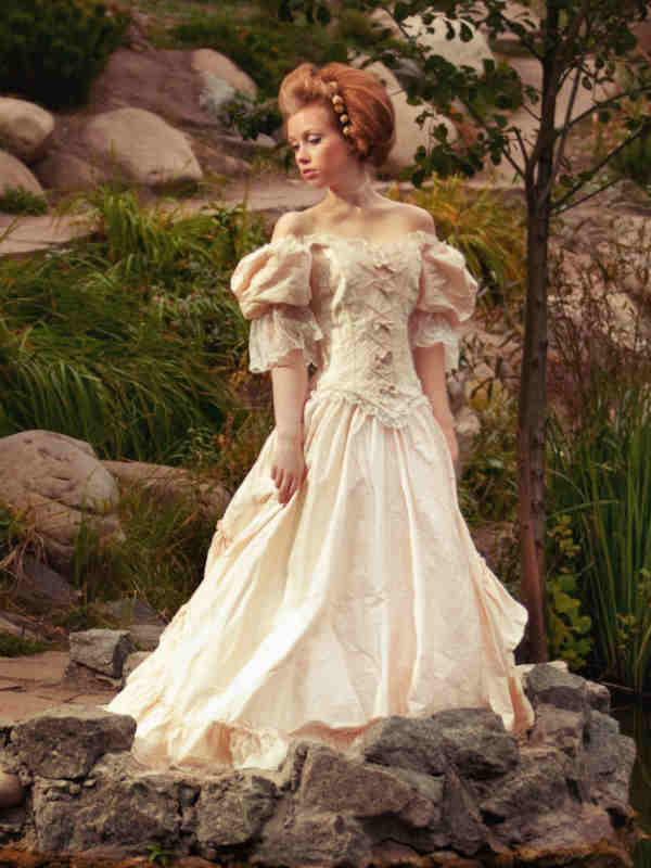 Renaissance Wedding Dresses: looking for new ideas and inspiration?